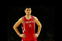 费德勒在美国队比赛中爆冷，最后时刻胜出引发热议！比赛高潮迭起的简单介绍