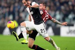 包含伊布手感滚烫，带领罗马险胜罗马，赛后一句话霸气侧漏的词条